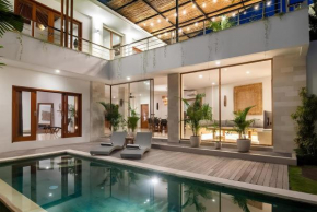 Luxury Tropical Villa in Canggu with Rooftop